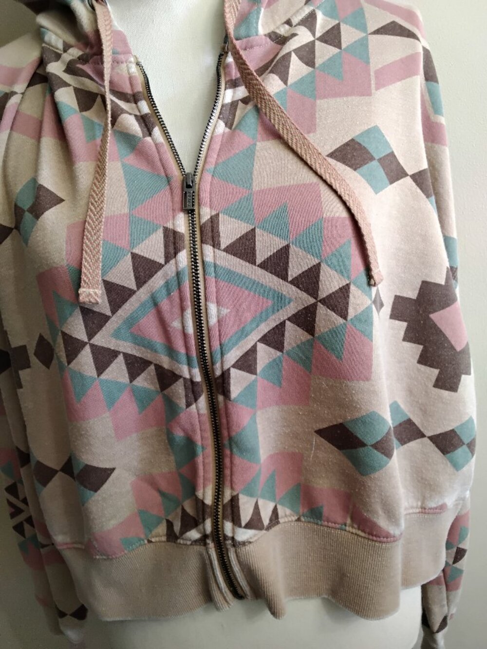 Ariat Women's Sunset Spark Crop Hoodie Aztec Geometric Pastel Full Zip Large